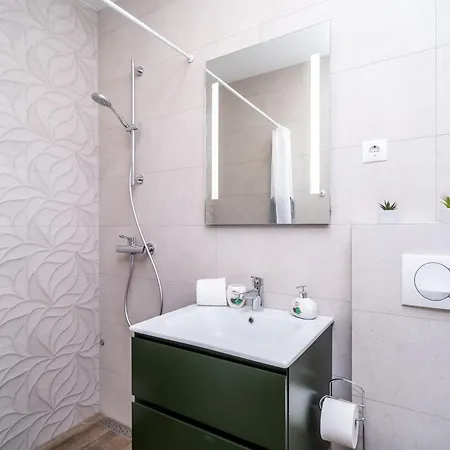 56 Apartment *